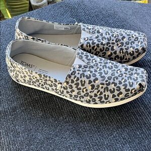 TOMS Leopard Print Canvas Slip-Ons in Grey and Black